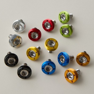 Kurbelschrauben in 7 Farben mit Alukappe Vierkant Innenlager Dust Caps Bolts