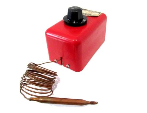 USED CHROMALOX AR-1025P TEMPERATURE CONTROL AR1025P
