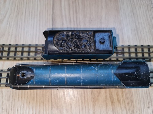 HORNBY DUBLO RAILWAYS OO GAUGE 3 RAIL LNER SIR NIGEL GRESLEY LOCOMOTIVE No.7 - Picture 7 of 9
