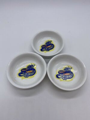 Set aus drei kleinen chinesischen Soßenschalen aus Keramik mit blauem Drachenmarke 