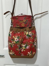 Set borsa a tracolla/secchio Kenzo stampa floreale e borsa da toeletta
