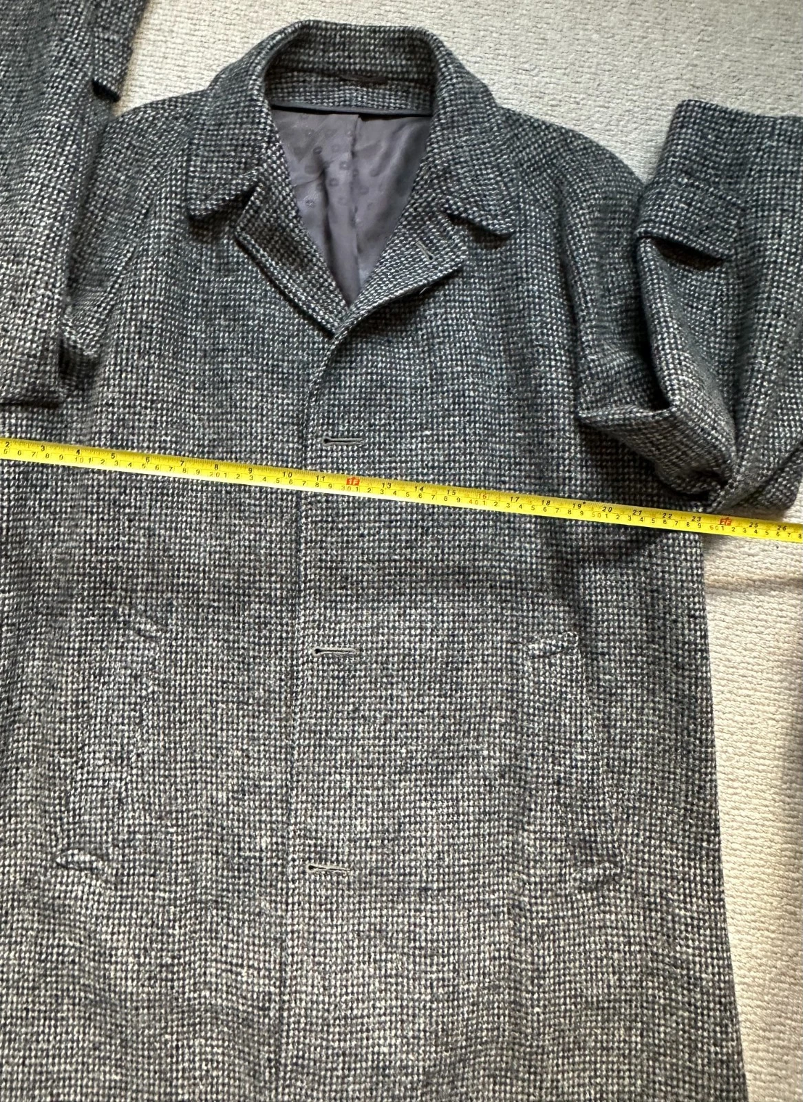 Vintage Men's Harris Tweed Overcoat. L/XL image 16