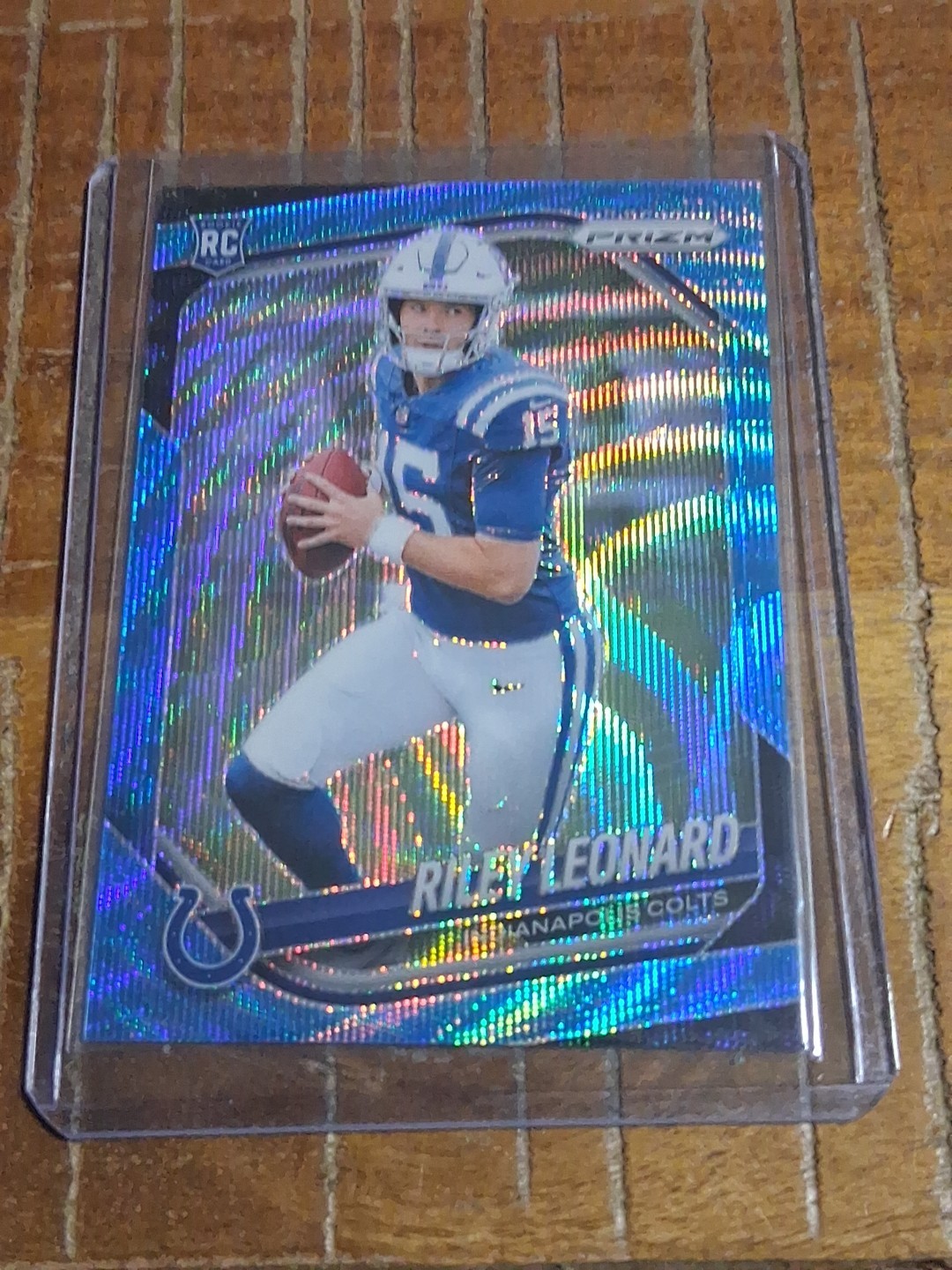 2025 Panini Prizm - Rookies Riley Leonard #342 Blue Wave Prizm /230 (RC)