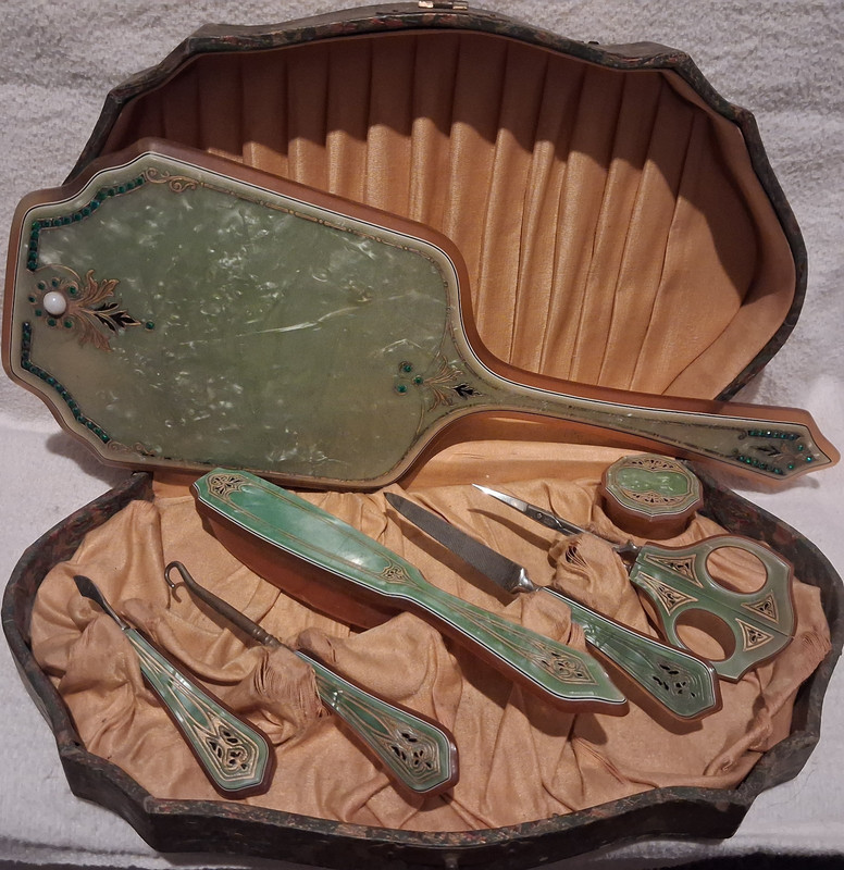 Pyramid Emerald Pearl Tone 8 Pc Vanity Set with Mirror, Tools, Scissors & Case