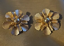 Emmons Gold Tone Flower Clip on earrings signed 1.75" in Diameter Comfortable