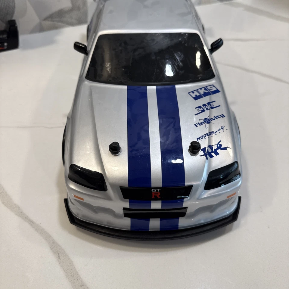 Nissan Skyline GT-R 2002 Jada Toys Fast & Furious Brian’s - 2,4 GHz R/C probado Foto 2 de 4