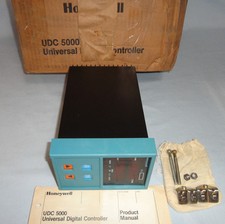 Honeywell DC5021-A2-0000-33-00-111 Controller UDC Control DC5021A200003300111