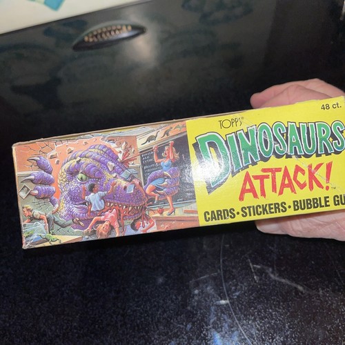 Dinosaurs Attack! Trading Cards With Sticker/Gum Box of 48 SEALED 1988 NEW Packs - Picture 2 of 7