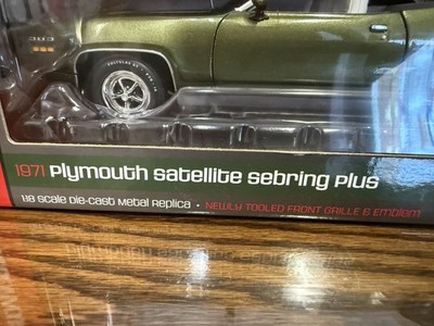 Auto World 1:18 1971 PLYMOUTH SATELLITE SEBRING PLUS Rare Green 1