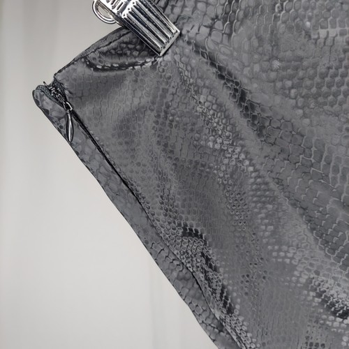 Minifalda Juicy Couture 1X Negra Piel de Serpiente Brillante Forrada con Cremallera Lateral Salir Años 2000 - Imagen 4 de 11