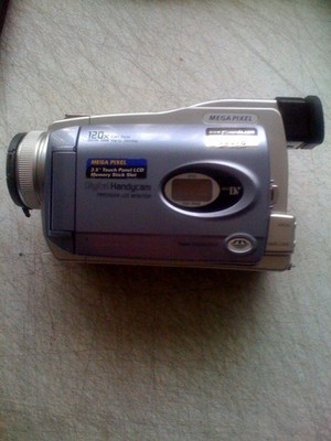 Sony NTSC MiniDV 1MP Camcorder with 3.5-inch LCD - Video Transfer