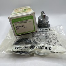 GE CR2940UB200AG Heavy Duty Oil Tight Pushbutton Switch Operator NOS