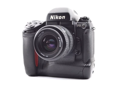 【Top Neuwertig】Nikon F5 35mm Spiegelreflex + Nikon AF NIKKOR 35-70mm f/3.3-4.5 aus Japan#2371 - Bild 1 von 4