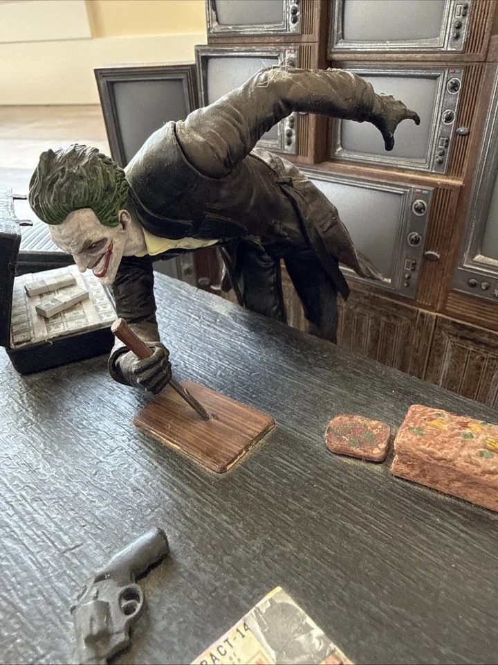 Batman: Arkham Origins Edición Coleccionista Joker Estatua Coleccionable SIN JUEGO Foto 4 de 4