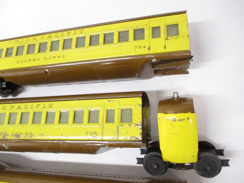 Lionel 751W UP Streamliner M10000 Yellow, Brown 072 Prewar O gauge X7173 - Image 4 of 4