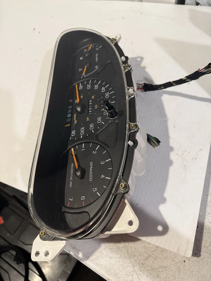 Cuadro de instrumentos velocímetro Ford Taurus Sable 1996-1999 millas 81.549 Foto 3 de 4