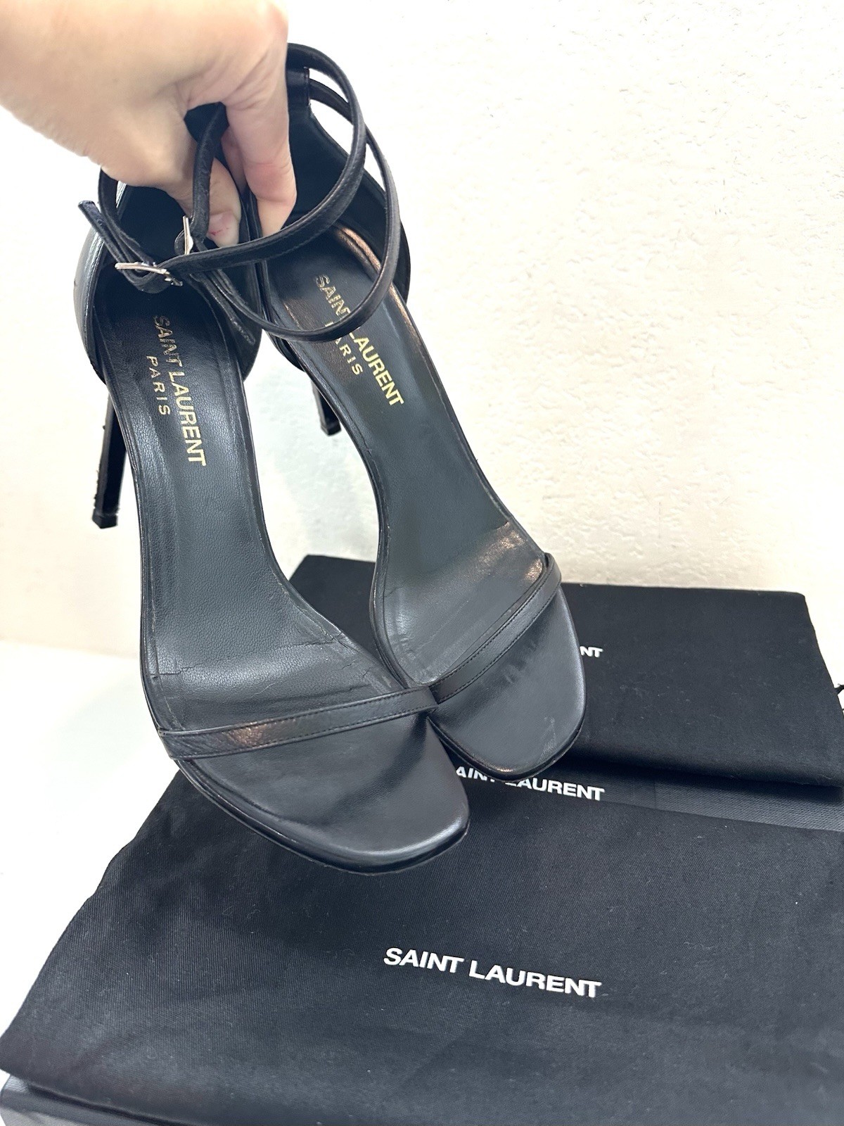 Sandali in pelle nera con cinturino skinny SAINT LAURENT originali e tacco alto con scatola 36