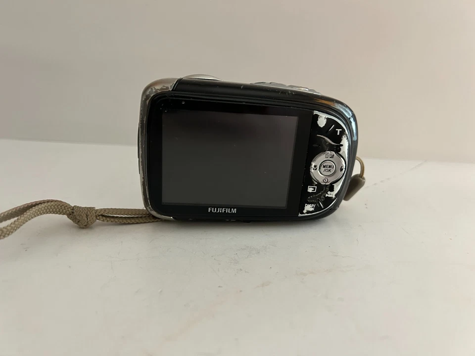 Fujifilm FinePix X Series XP10 Waterproof Digital Camera - Black Not Working - Image 3 of 4