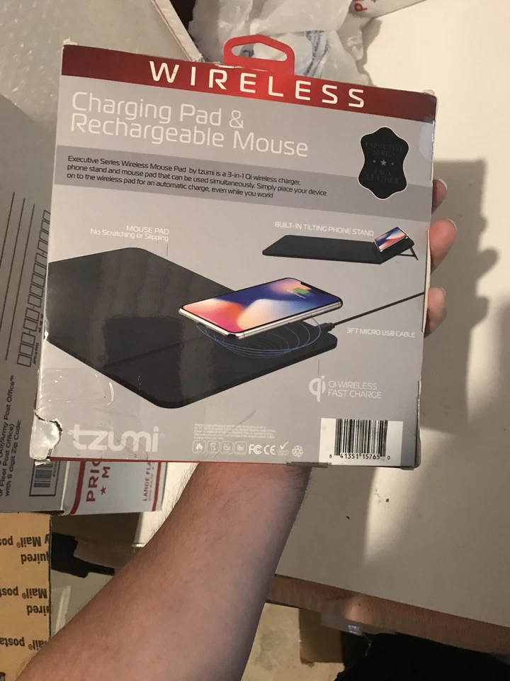 Almohadilla de carga inalámbrica Tzumi y mouse inalámbrico recargable - inalámbrico incorporado Foto 2 de 2