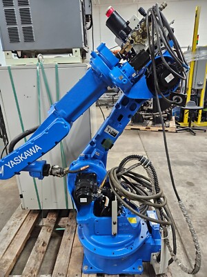 Yaskawa Motoman MA1900 Welding Robot With Yaskawa Welder