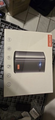 Mini-Projektor BYINTEK P70