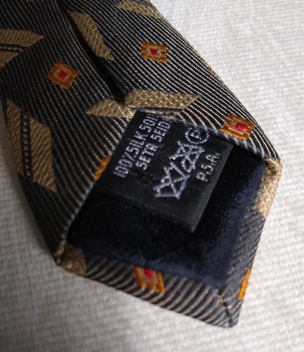 DUNHILL MID GREY TIE – USED - GEOMETRIC PATTERN – 100% SILK – MADE IN ENGLAND - Picture 8 of 9