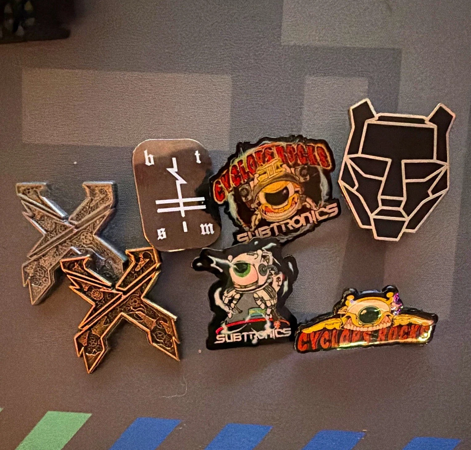 7 Pin Badge Set Excision Subtronics BTSM