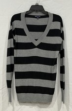 Gap Blake  Grey Stripped V-Neck Soft Luxe Sweater Size Medium