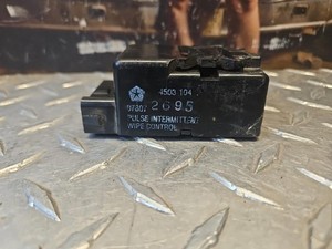 06 Chrysler Pulse Intermittent Wipe Control 07807 2695