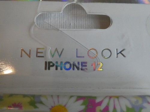 brand new iphone 12 case from new look daisy very pretty - Picture 5 of 9