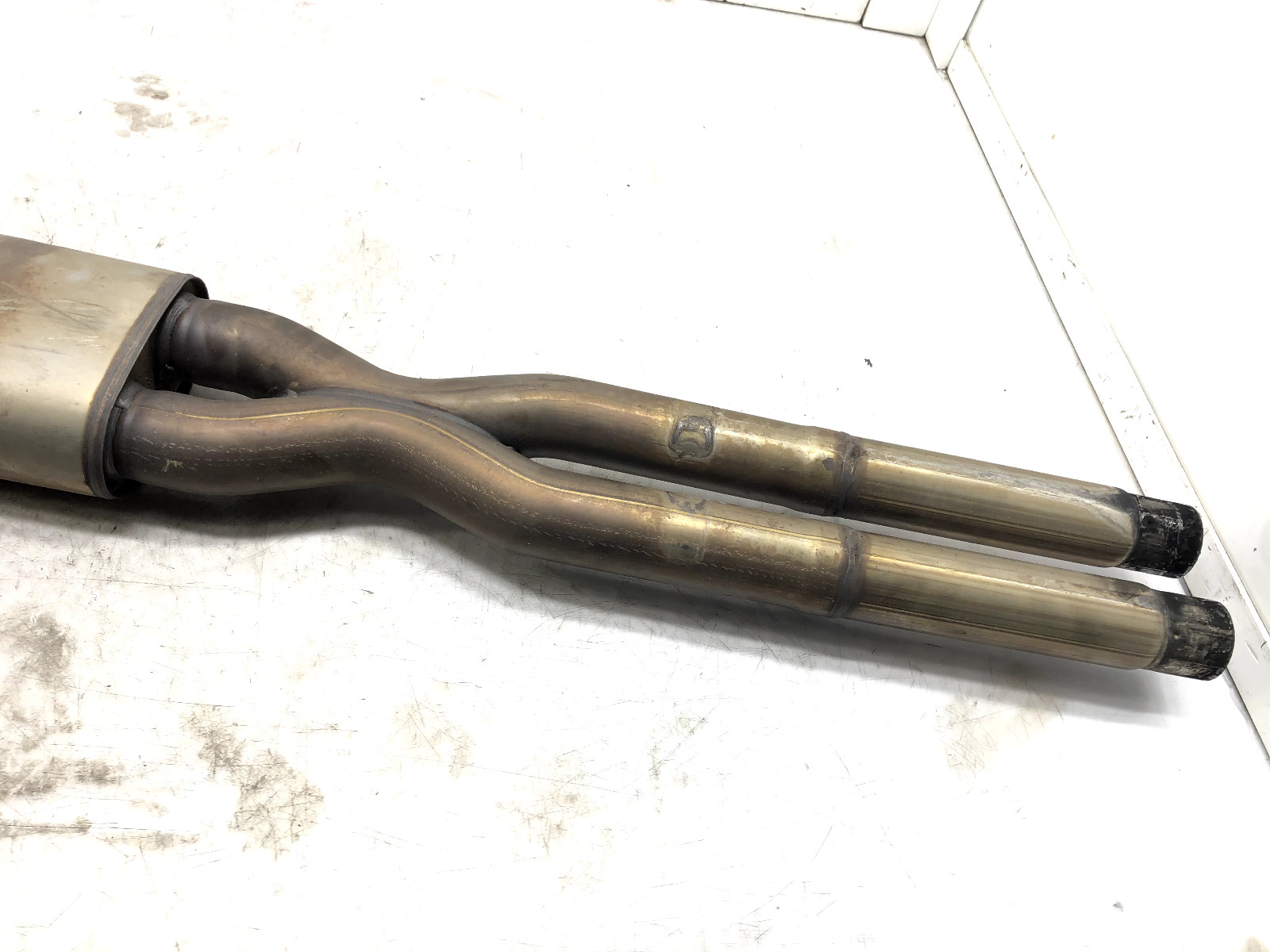 2014-2017 MASERATI 3.0L Q4 QUATTROPORTE EXHAUST MID PIPE X-PIPE RESONATOR OEM.