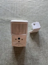 Alarm.com ADC-IS-221-LP Image Sensor Camera (Interlogix) Working pull