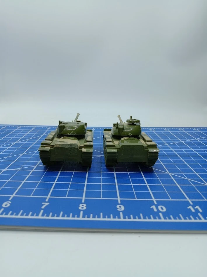VINTAGE AIRFIX ARMY MILITARY TANK MADE In China ROTATING TURRET, PLASTIC - Image 3 of 4