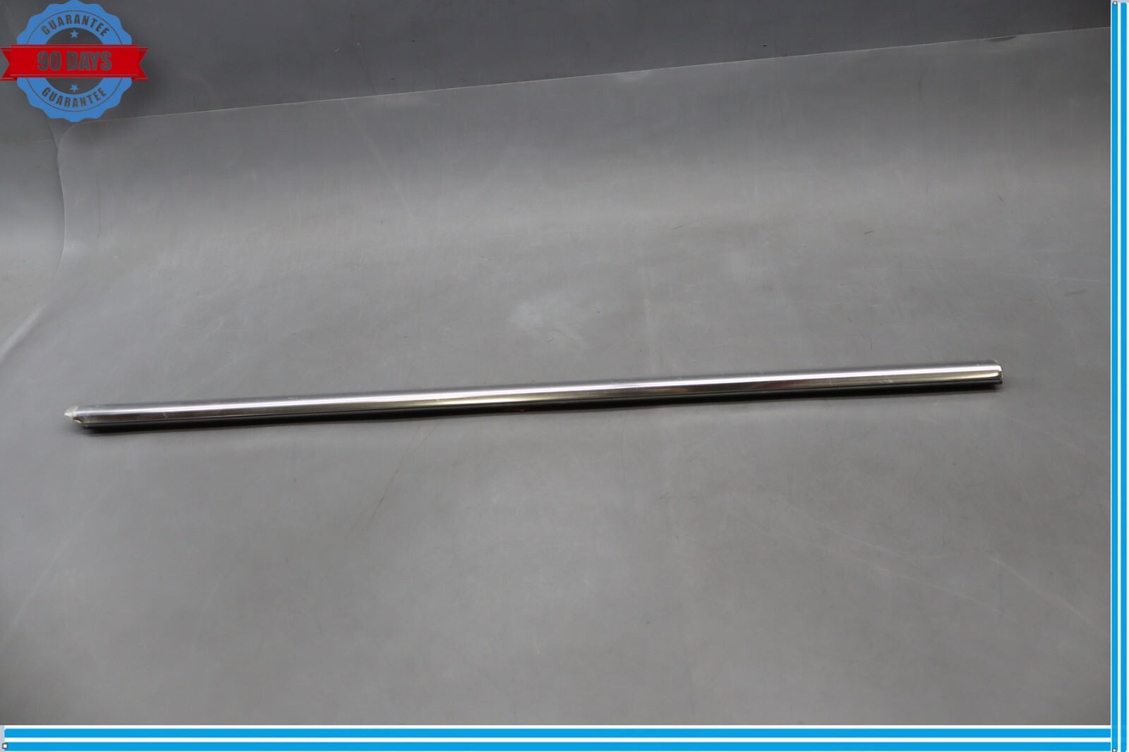 14-20 Maserati Ghibli Front Right Passenger Side Door Window Belt Molding Oem