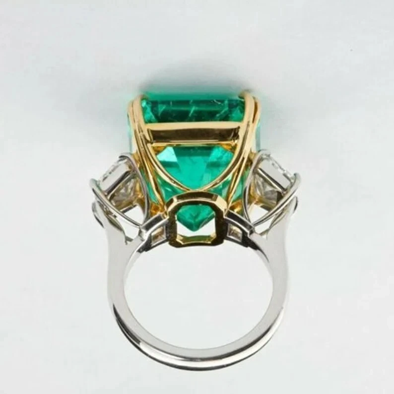 Anillo simulado de esmeralda y zafiro blanco para mujer enchapado en plata y oro amarillo 935 Foto 4 de 4