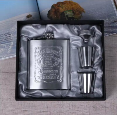 Jack Daniel's Flachmann Edelstahl +2 Shotglässer + Trichter Stainless Steel OVP
