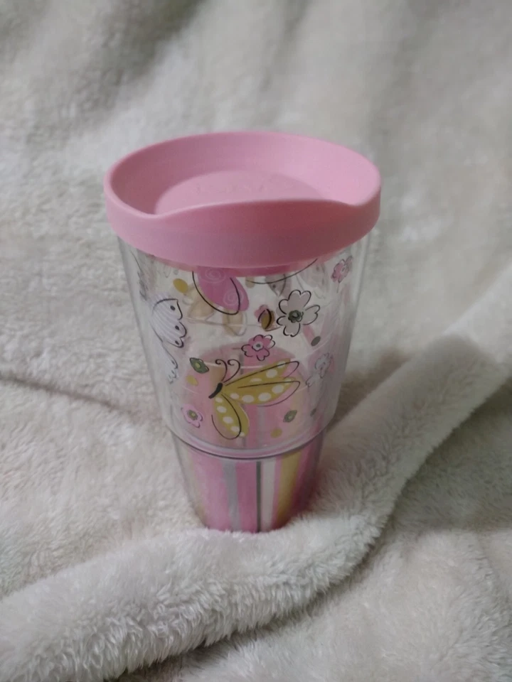 Caneca/copo/caneca Tervis 24 oz primavera borboleta rosa branco amarelo - Imagem 2 de 4