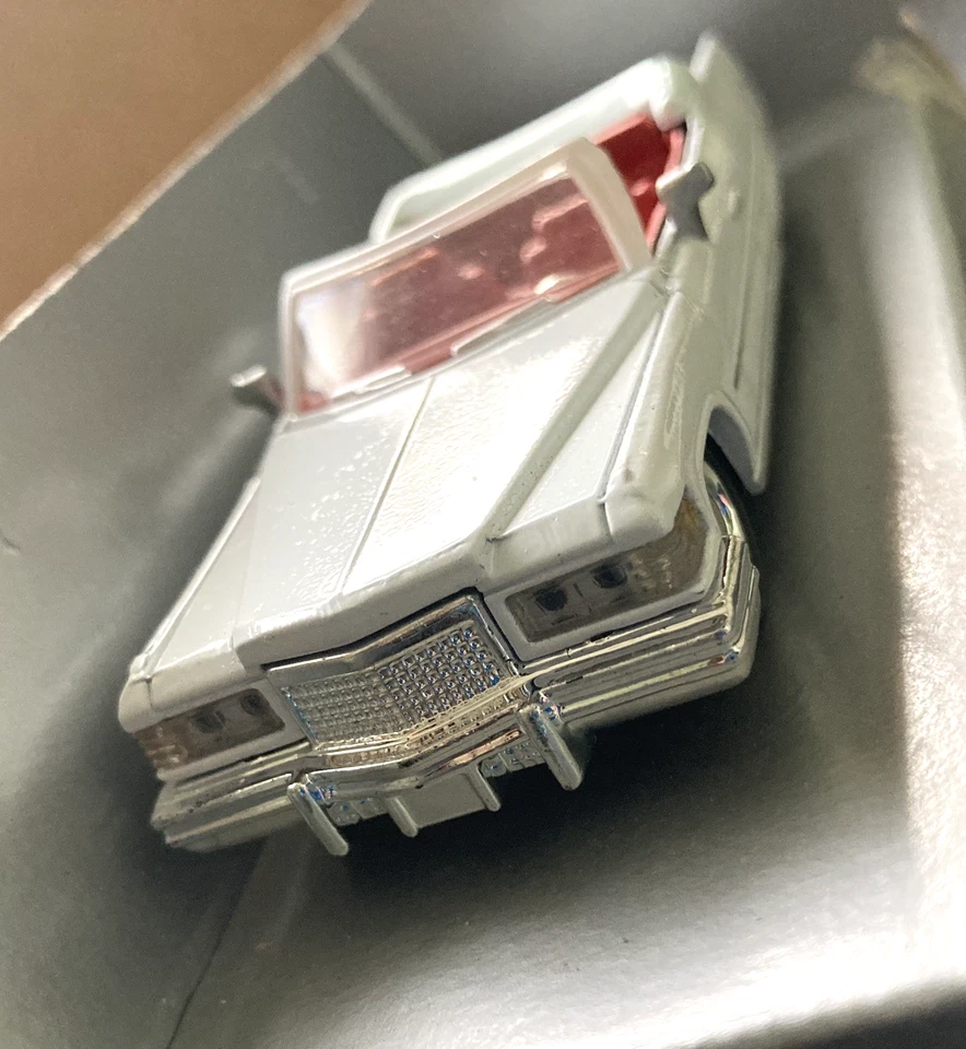 Juguete Dickie Vintage American Dream White Die-Cast Model Car Salon Foto 2 de 4