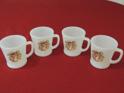 (4) Fire King Exxon Tony the Tiger Mugs Anchor Hocking Milk Glass Esso 1950s VTG