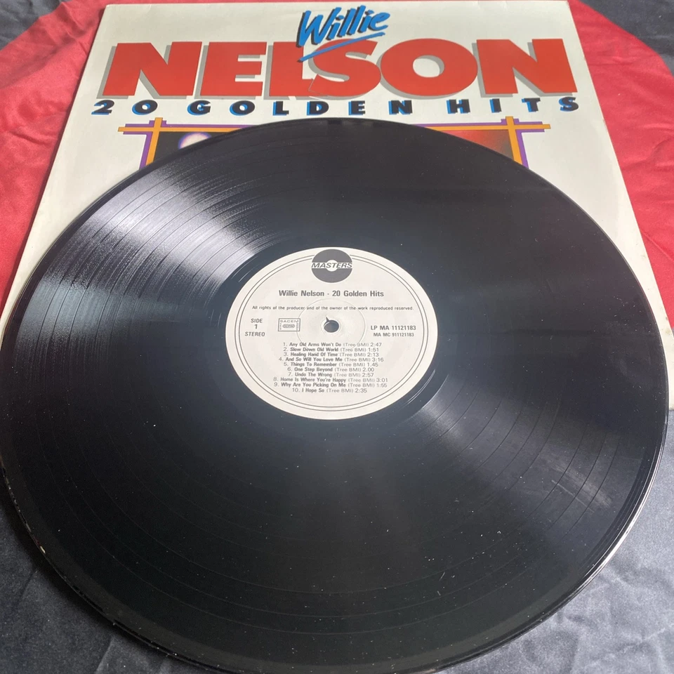 Willie Nelson-20 Golden Hits (Vinyl LP) “I Let My Mind Wonder” “Undo The Wrong” - Image 3 of 4