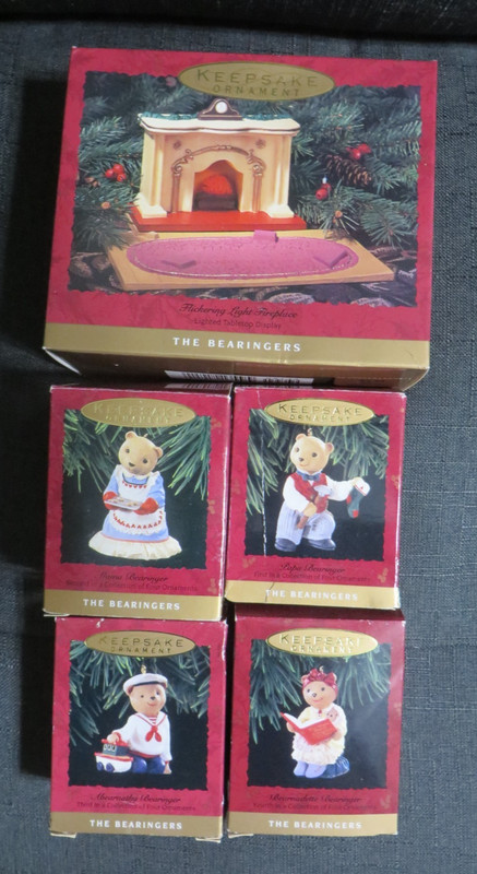 VINTAGE HALLMARK "THE BEARINGERS OF VICTORIA CIRCLE" 5 PC SET/FIREPLACE