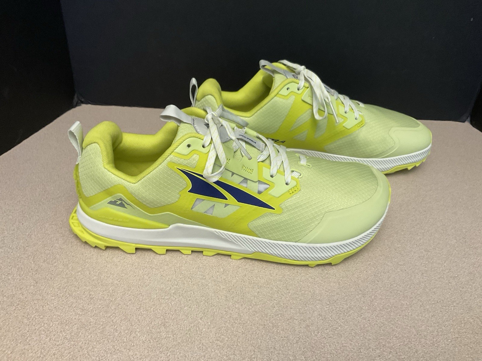 SAOLA Nuovo! Scarpe da trail running uomo Altra Lone Peak 7 verde chiaro. Taglia 10 5. Fantastico!