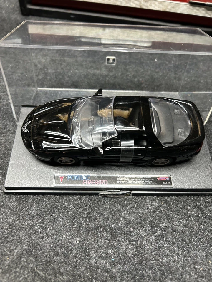 NewRay 1/32 Scale Diecast 50909 - Pontiac Firebird - Black - Image 4 of 4