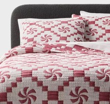 Full/Queen Holiday Matelasse Quilt Set Light Red - Threshold