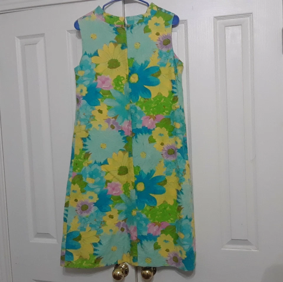 Tori Richard for Norma Maier's fits L vintage floral Hawaiian Textured Dress - Image 4 of 4