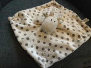 giraffe baby comforter