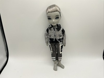 Rainbow High Shadow High Ash Silverstone Deluxe Doll Missing Boots