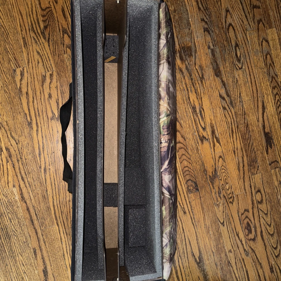 Lakewood Products TEN POINT Crossbow Technologies Hard Side Bow Case 34x9x11.5 - Image 3 of 3