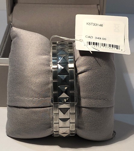 Orologio Calvin Klein Donna Acciaio Inox Piramide Argento Con Borchie, K5T33146 - Foto 4 di 9