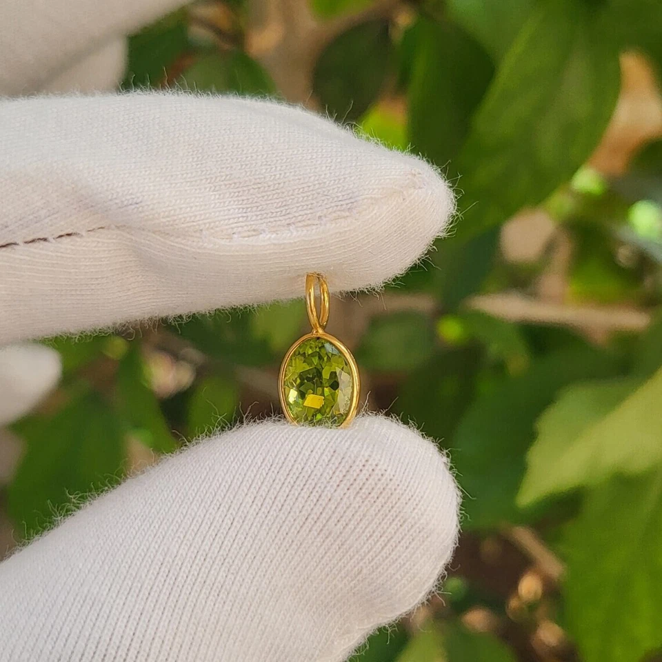 14k Solid Gold Peridot Necklace, September Birthstone Charm Pendant For Nacklace - Image 4 of 4